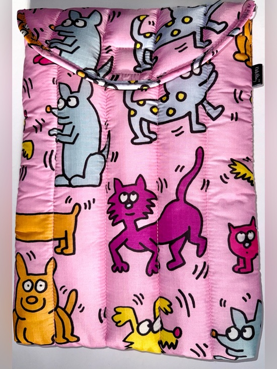 BAGGU Handbags - ✨ RARE & SOLD OUT! BAGGU x Keith Haring Puffy Laptop Sleeve in "Pets" ✨